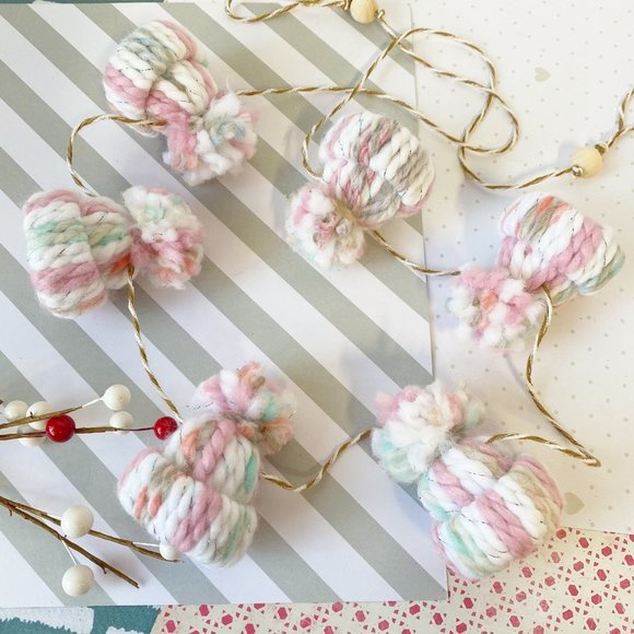 Handmade Winter Mini Knit Beanie Hat Christmas Garland Christmas Decorations - Picture 1 of 5